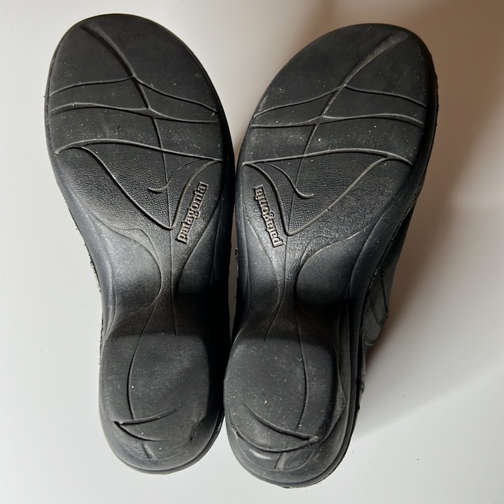 Patagonia Black Oiled Leather Clogs Slip-On Comfort Shoes Women’s Size 7 EU 38 - Picture 8 of 11